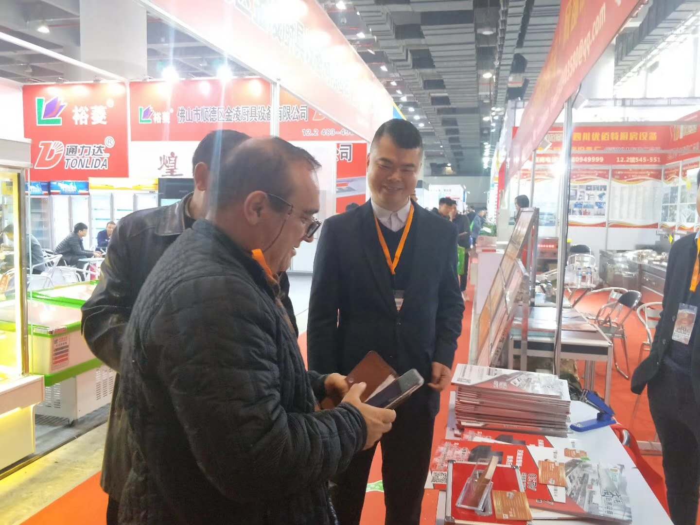 麻豆视频在线播放25届广州酒店麻豆视频免费下载设备中展麻豆视频免费下载油烟净化一体机照片3
